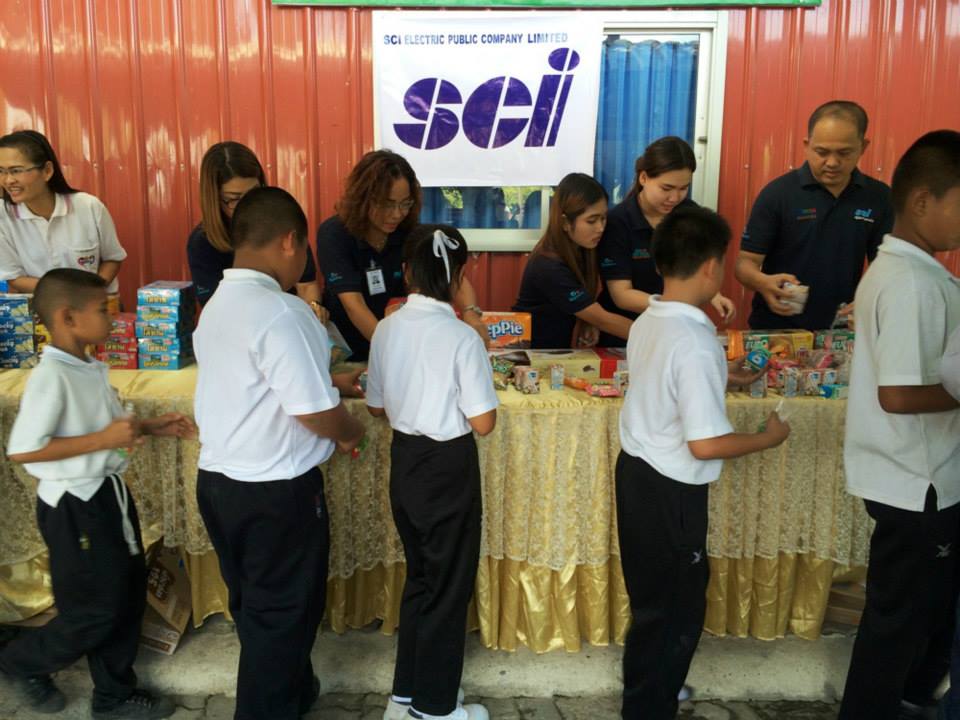 SCI เพื่อการศึกษาน้องๆในชุมชน ร่วมสนับสนุนอาหารว่างพิธีเปิด โครงการห้องสมุดสภาอุตสาหกรรม